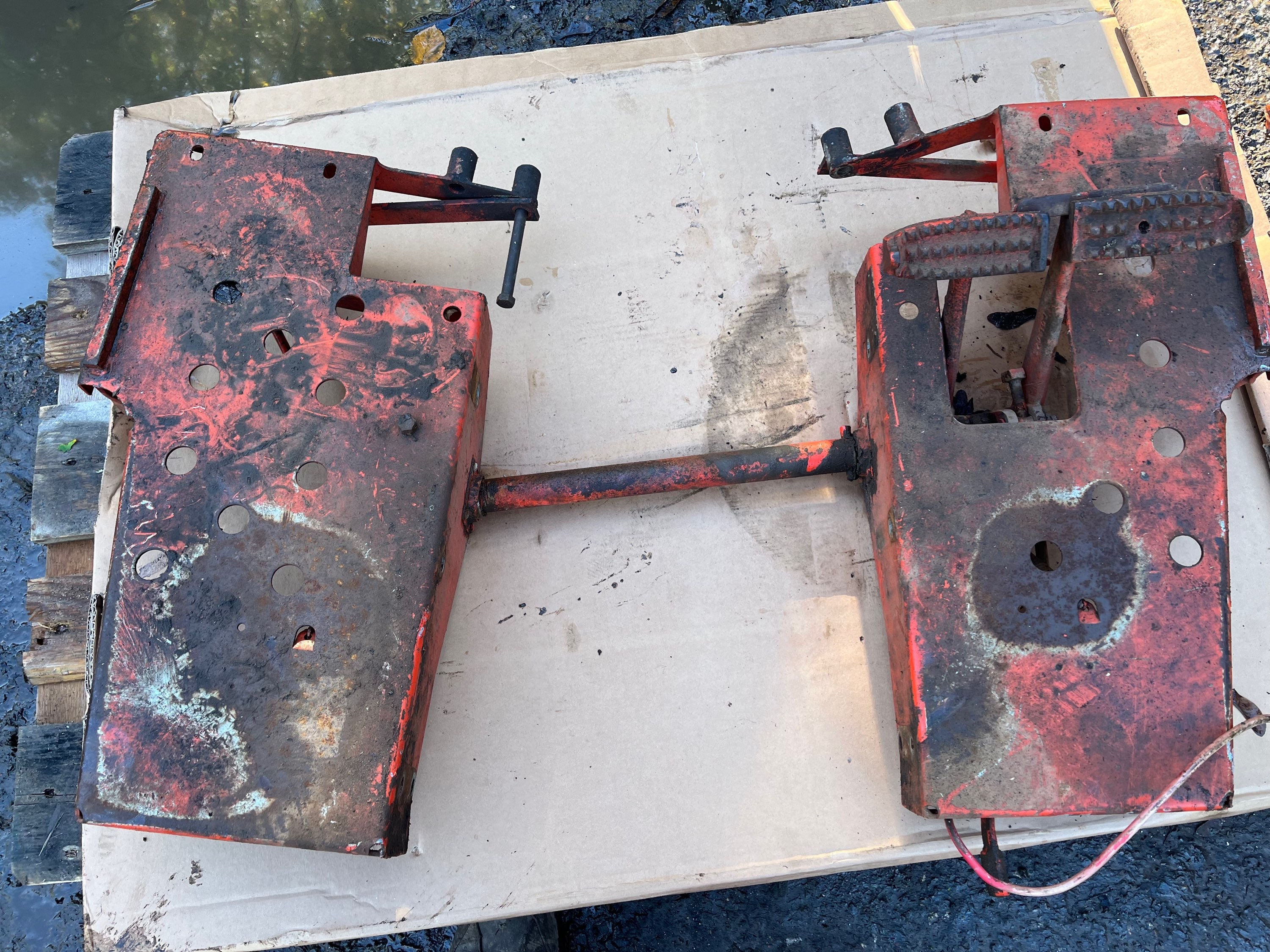 David Brown 885 used footplates assy