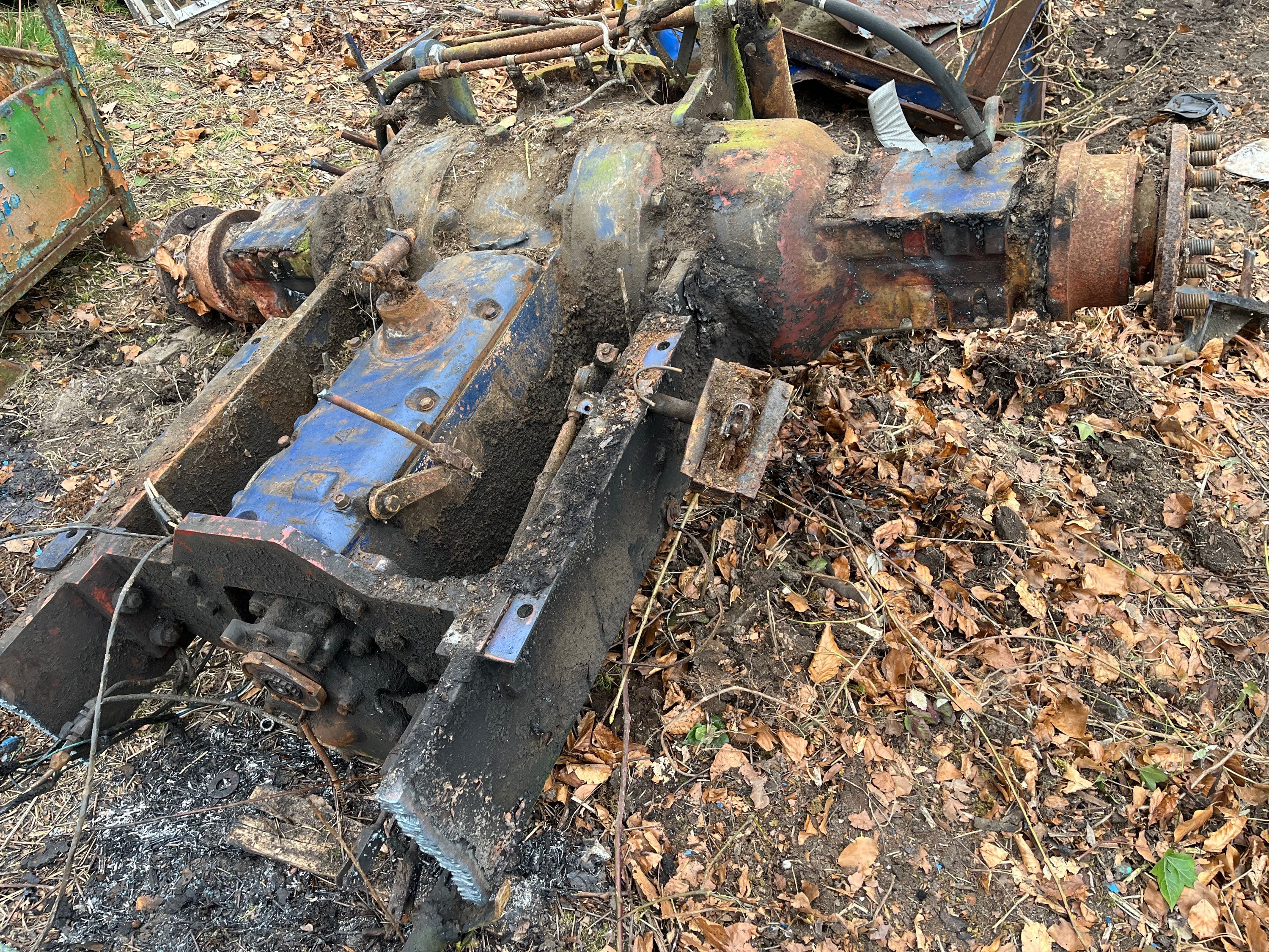 LEYLAND 2100 gearbox and final drive assembly 