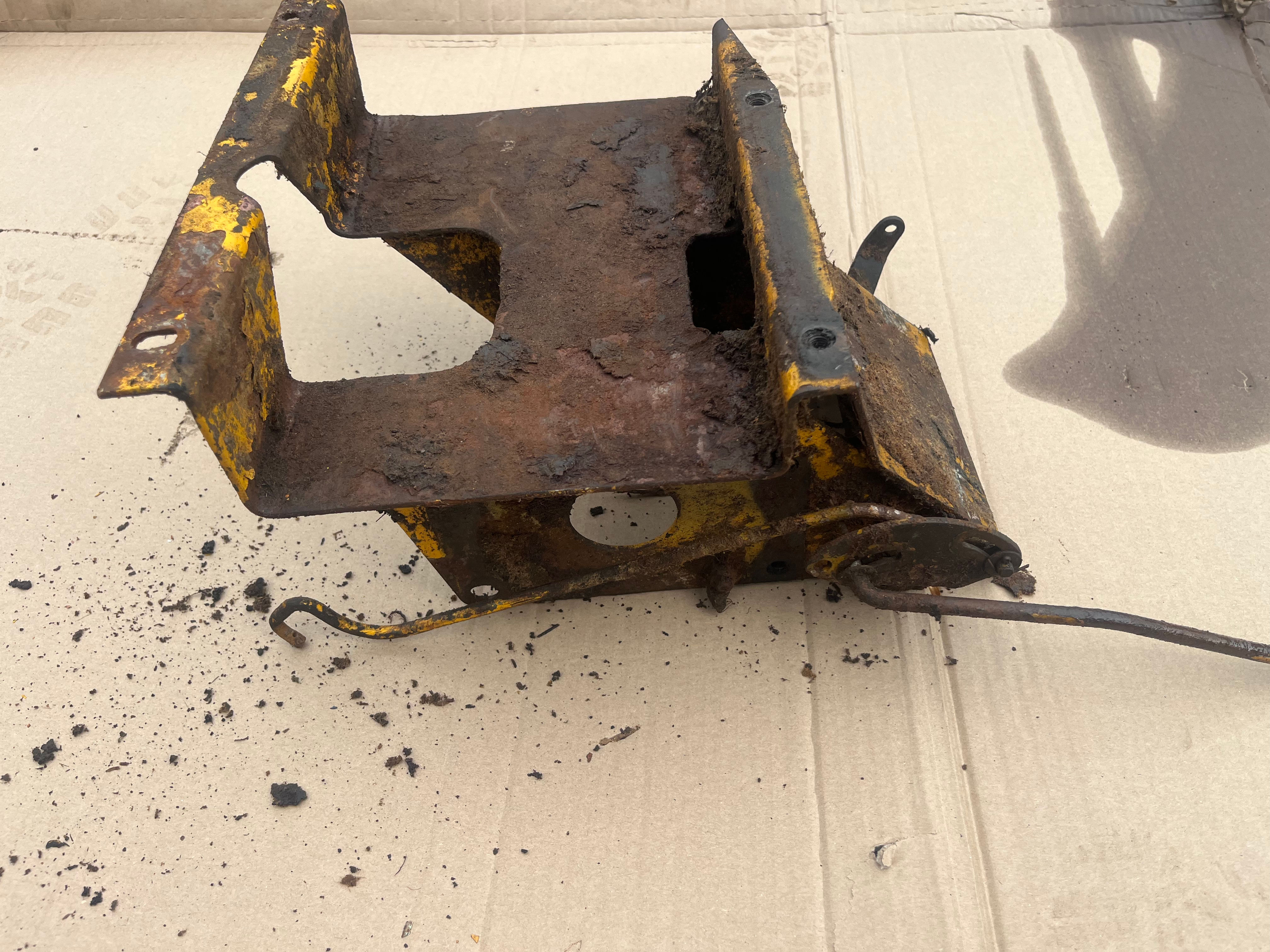 Massey Ferguson 35 battery support 