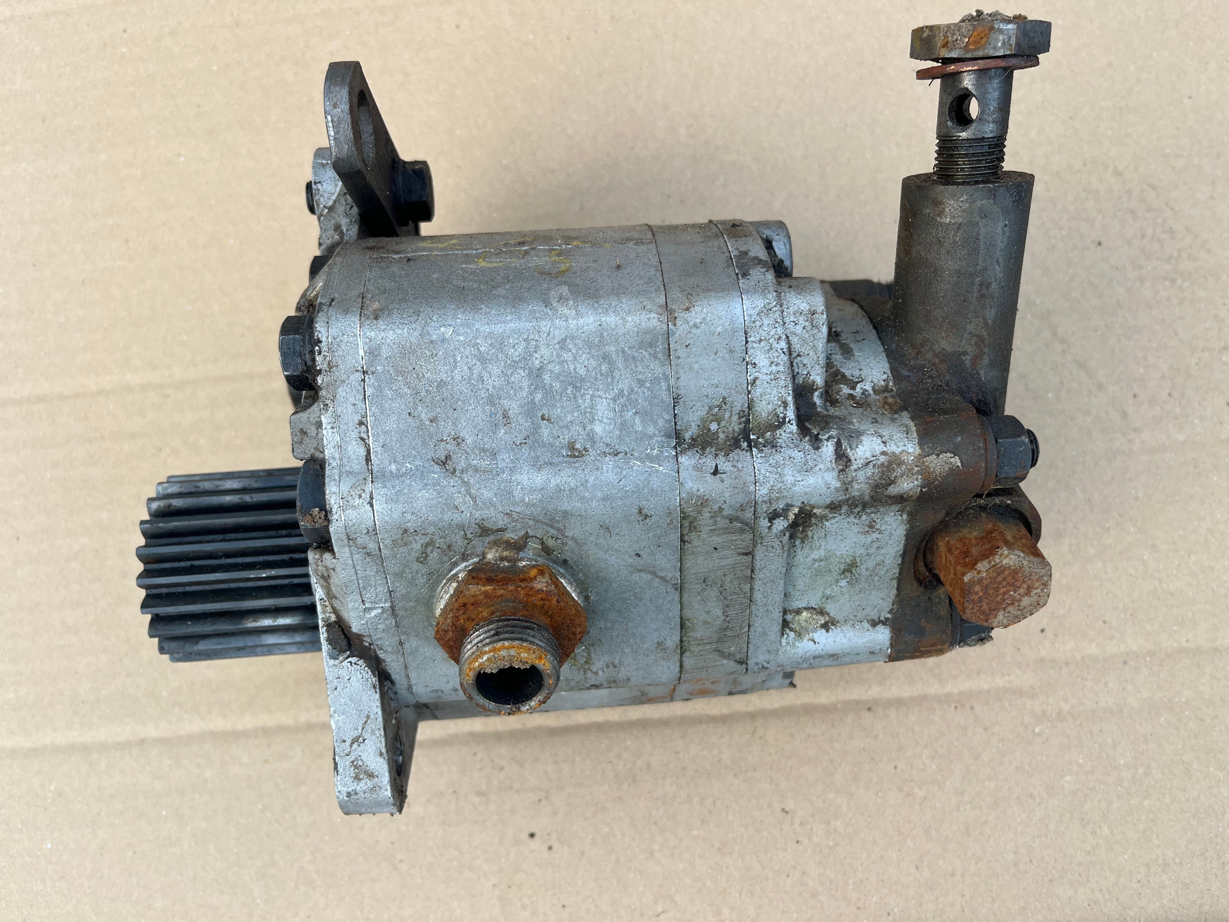 Nuffield 4/65 hydraulic pump 