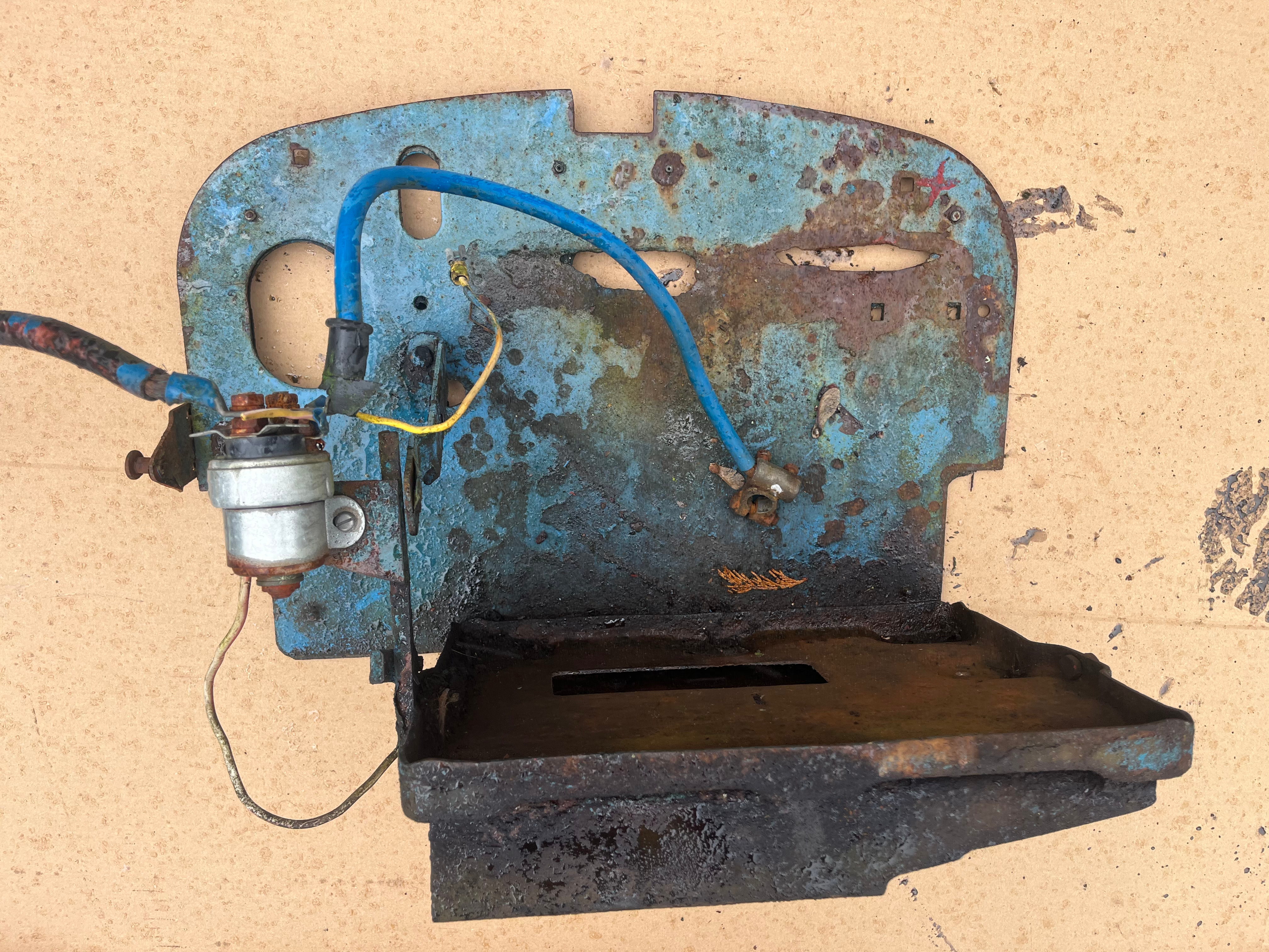 Fordson Major battery tray and support 