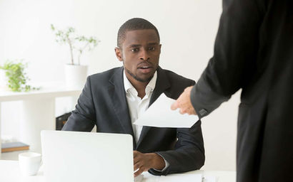 Quais os direitos trabalhistas de quem é mandado embora do emprego por dispensa sem justa causa?