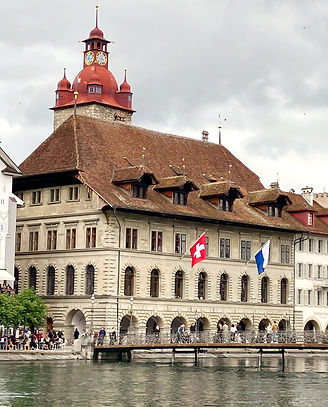 Kornschütte Rathaus Luzern Ausstellung Julia Asfour.jpg