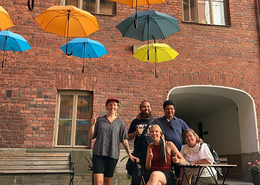group of people after participating to a walking tour in Helsinki