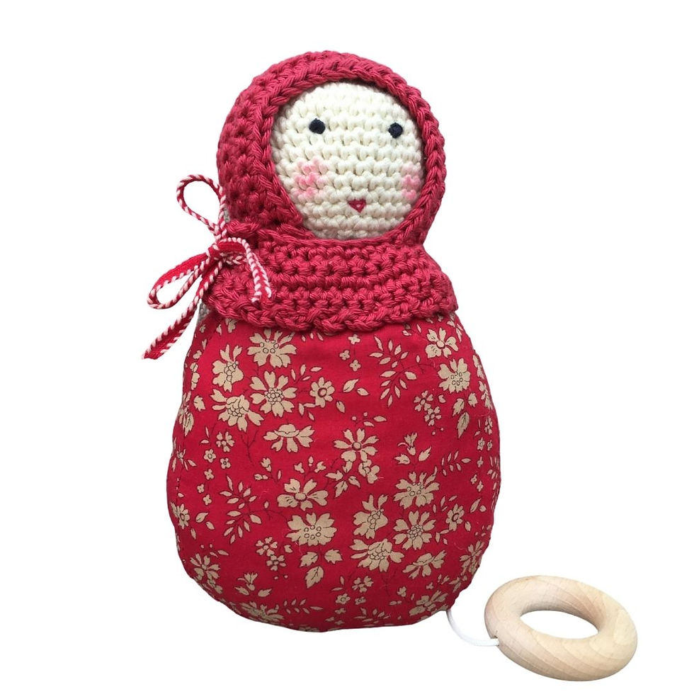 Miniature : Petrouchka, la matriochka musicale en tissu et crochet