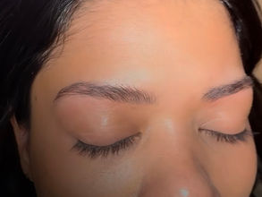 karvanpoisto lankatekniikalla ja vahauksella ammattilaisella Pasilan Hiuspiste & Kauneushoitola Helsinki