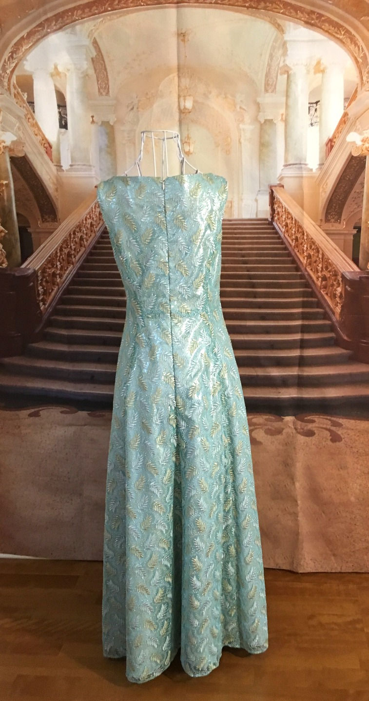 サムネイル： １１号　ライトブルー　刺繍