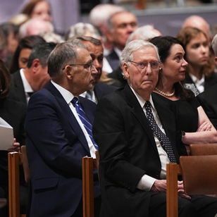 Trump can't even get invited to a funeral!