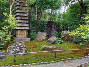 Stone lantern