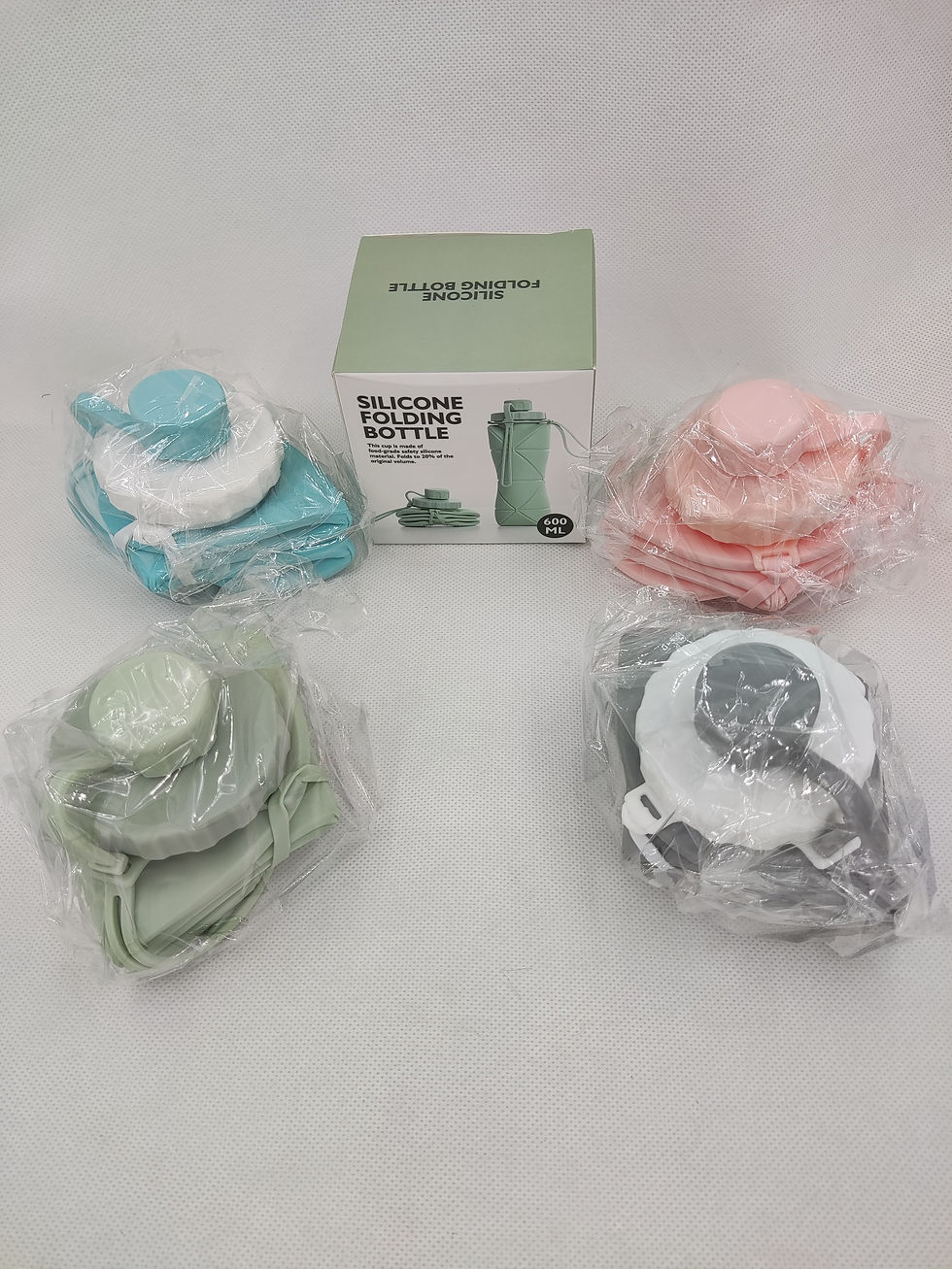 縮圖：水樽 水杯 600M容量 矽膠伸縮摺疊 戶外 旅行 運動 輕量便攜 防摔耐高温 食品級 安全使用