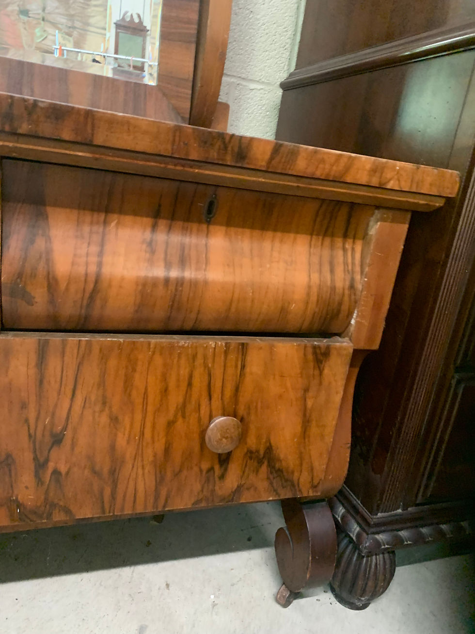 Thumbnail: Dresser & Mirror