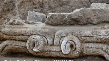 Hallazgo arqueológico en Tetlatlahuca revela altorrelieves prehispánicos y reabre el debate sobre la protección del patrimonio 🏺⚠️📜