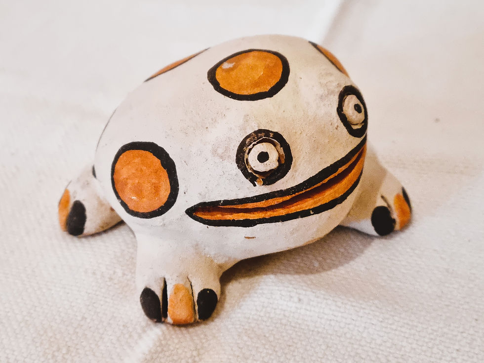 Figurine en terre cuite "Grenouille"