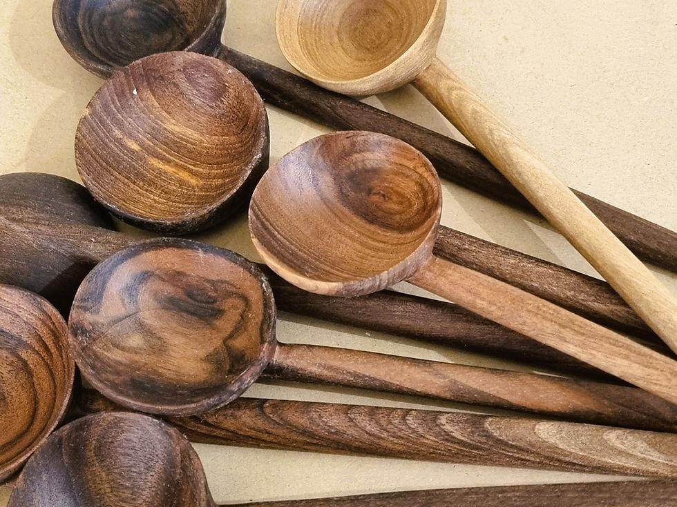 Cuillère à soupe traditionnelle en noyer