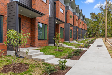 Curbed Construction Completes "Layouts on Fourth" Townhome Project in Knoxville's Fourth and Gill Neighborhood