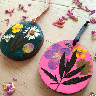 pressed flower wooden disc decorations