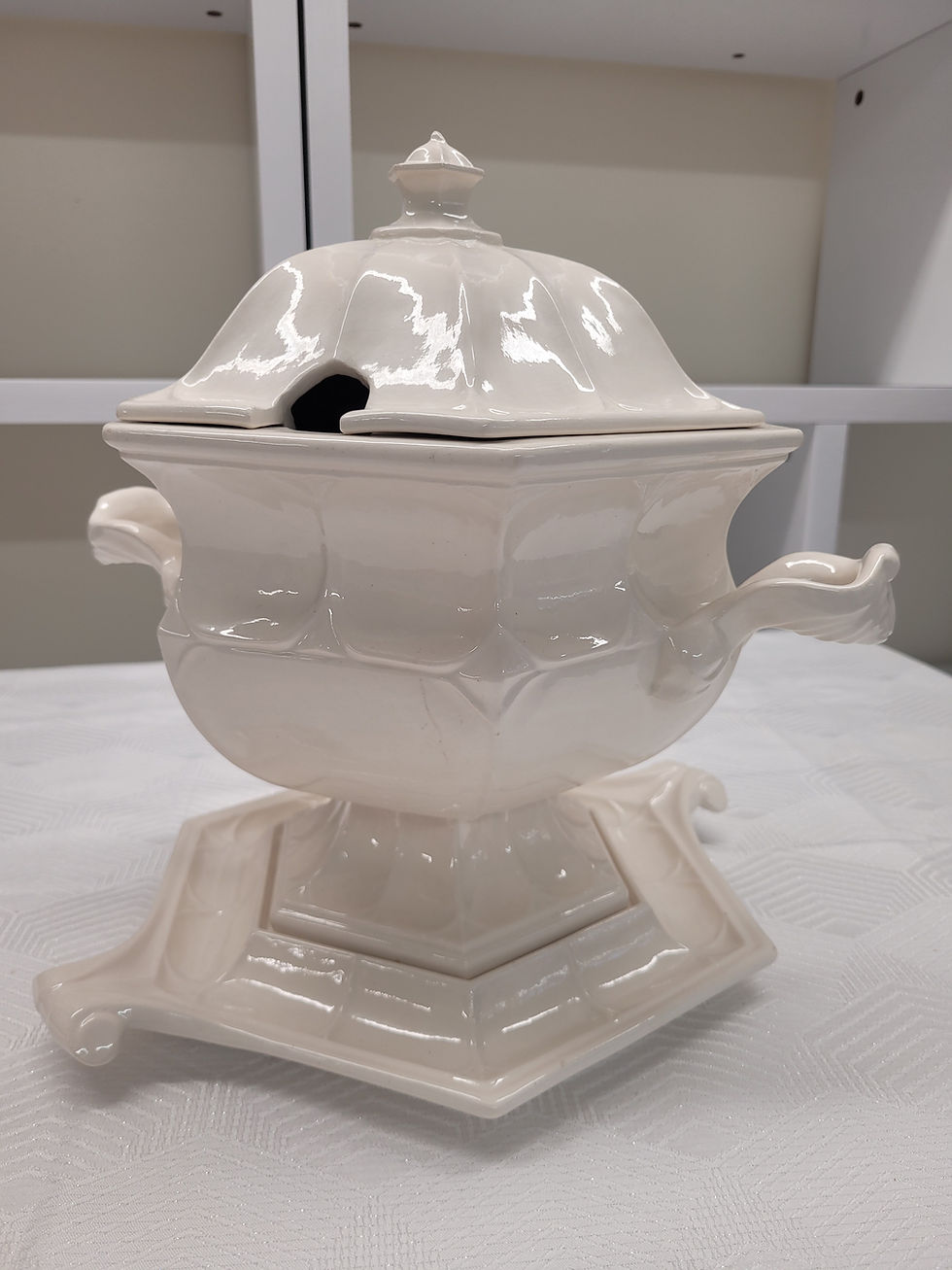 Thumbnail: White Ceramic Hexagonal Tureen with Base and Lid