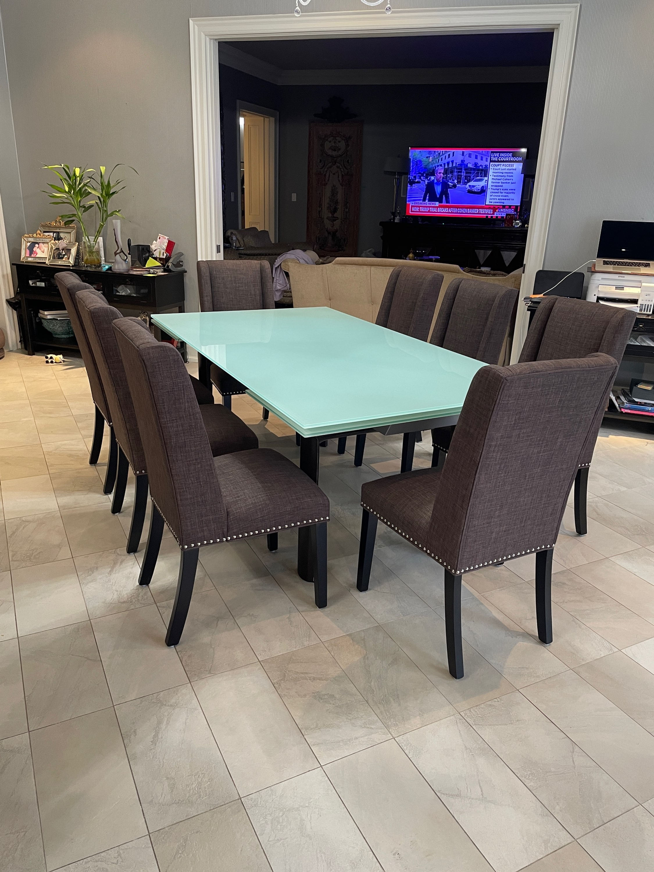 Lot 135 - Adjustable Glass Table & 8 Chairs