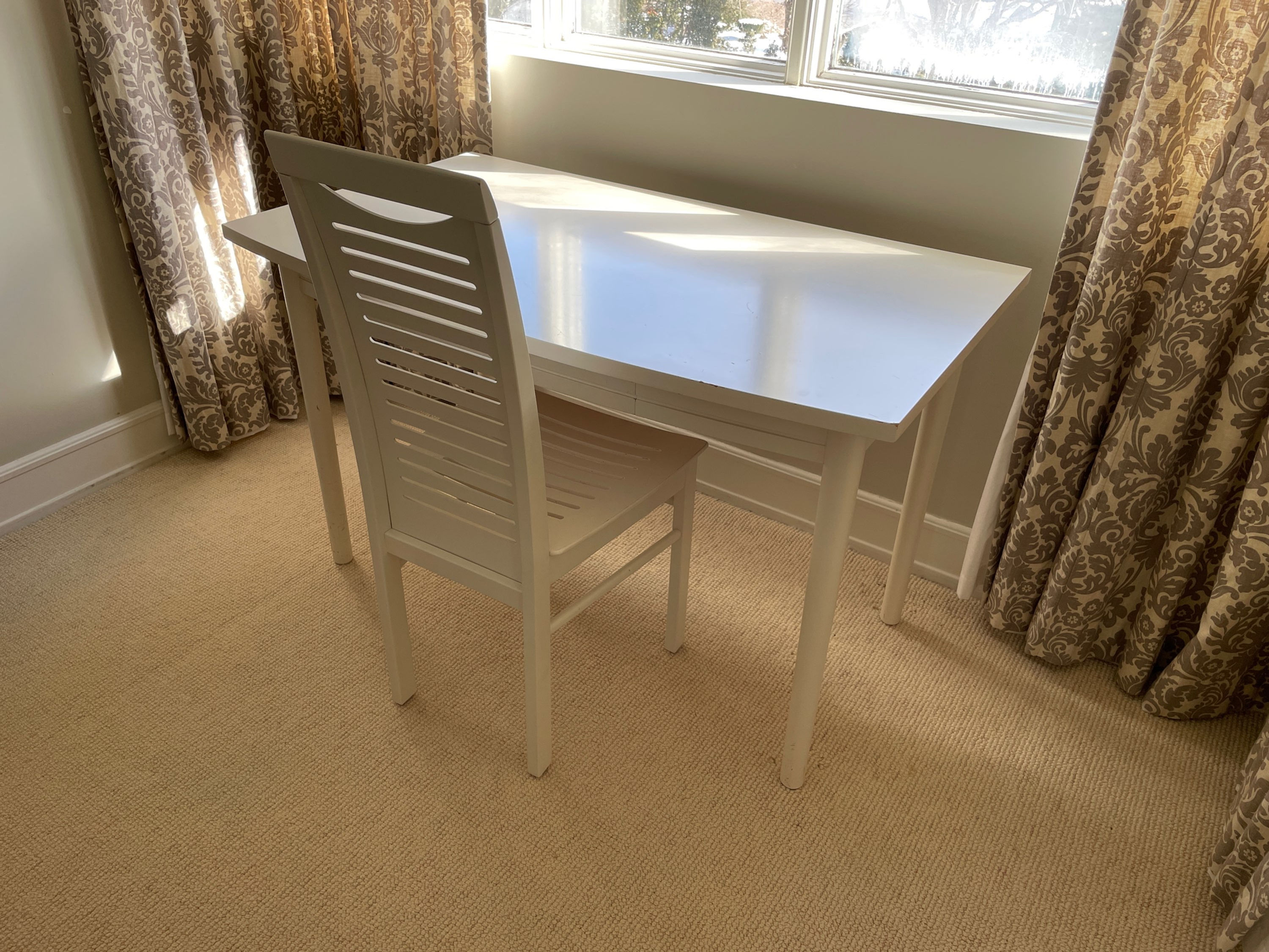 Lot 113 - White Desk & Chair