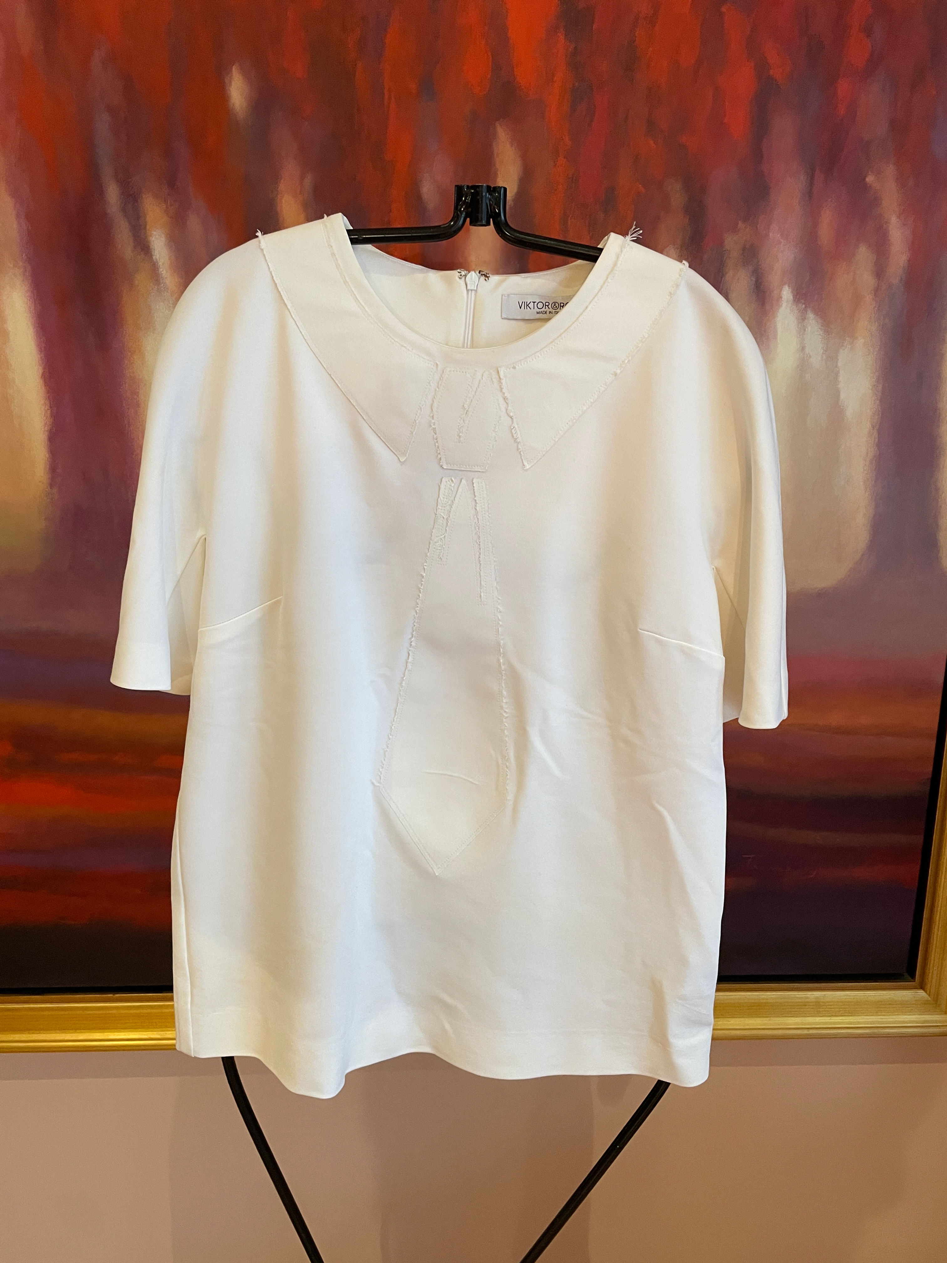 Lot 113 - Viktor & Rolph White Top Tie Motif (Retail $1,050)
