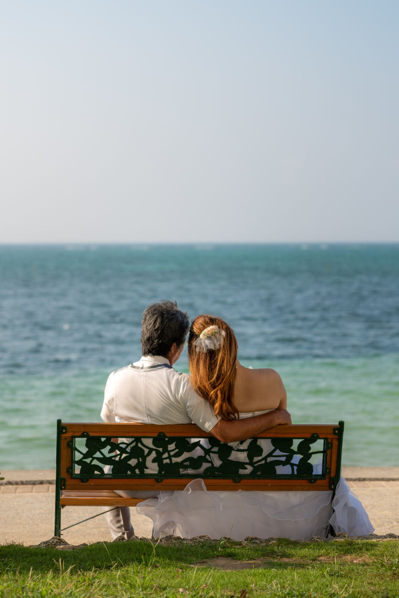 沖縄恩納村　フォトウエディング　リザンシーパークのビーチフォト