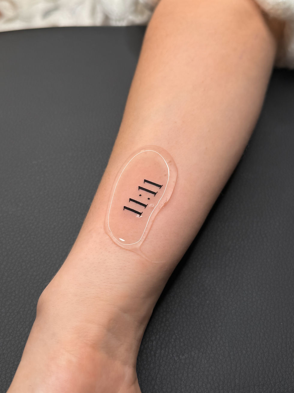 Minimalistischer Schriftzug Tattoo bei Ink Love Tattoo Studio Charlottenburg