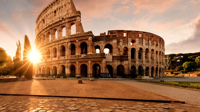 Descubre Roma desde el coliseo hasta sus encantadores barrios. Planifica tu viaje con las mejores actividades y tours