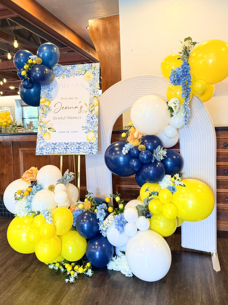 BridalShower_WelcomeSignLemons-LeosRistorante_WarrenOhio_TheBoldBalloon