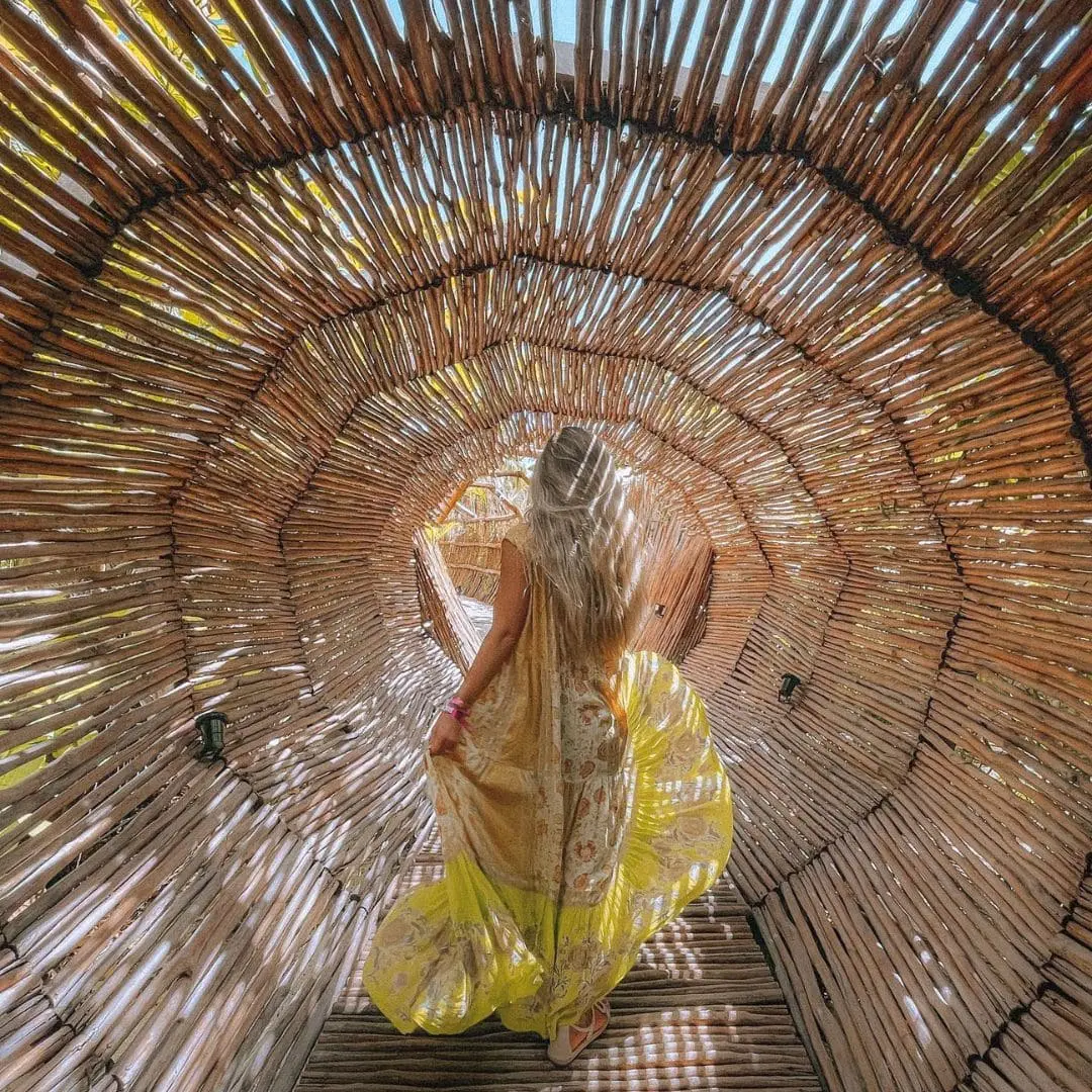 photograph at the entrance of Tantra