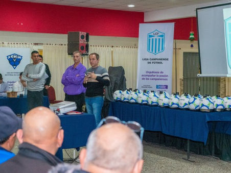 Abella acompañó la presentación de la Temporada 2025 de la Liga Campanense de Fútbol