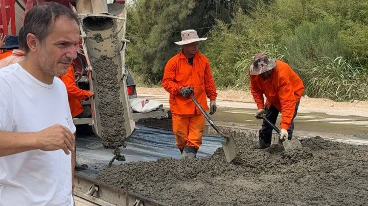 La carpeta asfáltica se está colocando desde Montes de Oca hasta Russell