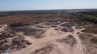 Imágenes por dron confirman el basural y la quema de residuos a metros de empresas químicas