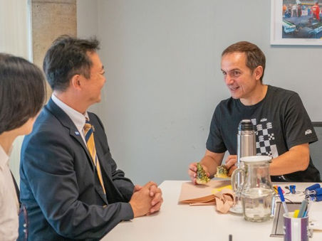 Un prestigioso Sensei de Karate japonés visita Campana