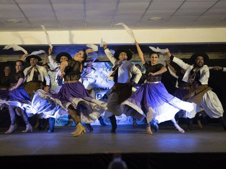 El Ballet Eluney prepara el XXIX Certamen Nacional de Danzas Campana