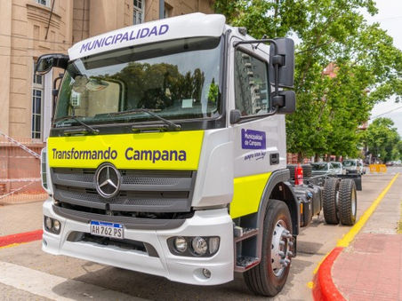 El Municipio incorporó cinco nuevos vehículos para fortalecer los trabajos de mantenimiento en la ciudad
