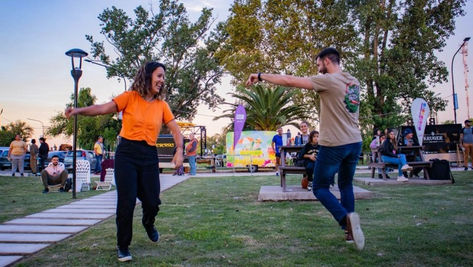 “Cultura Cerca Tuyo”: invitan a los vecinos a disfrutar de una tarde folklórica en la Plaza de las Carretas