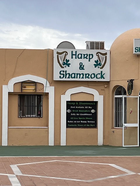 This is the Harp & Shamrock in Fuengirola - is has a few Shamrocks, English staff and pictures of England. If you are looking for an Irish pub, then avoid the Shamrock.