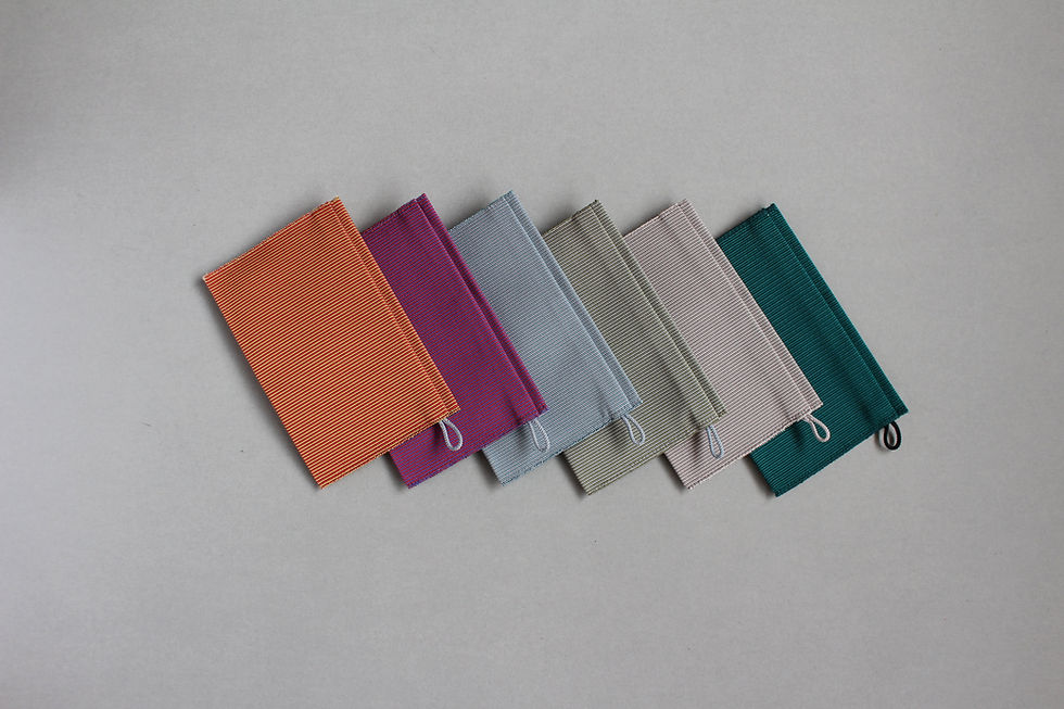 sufuto 工場の残糸でつくったフラットポーチ/S size