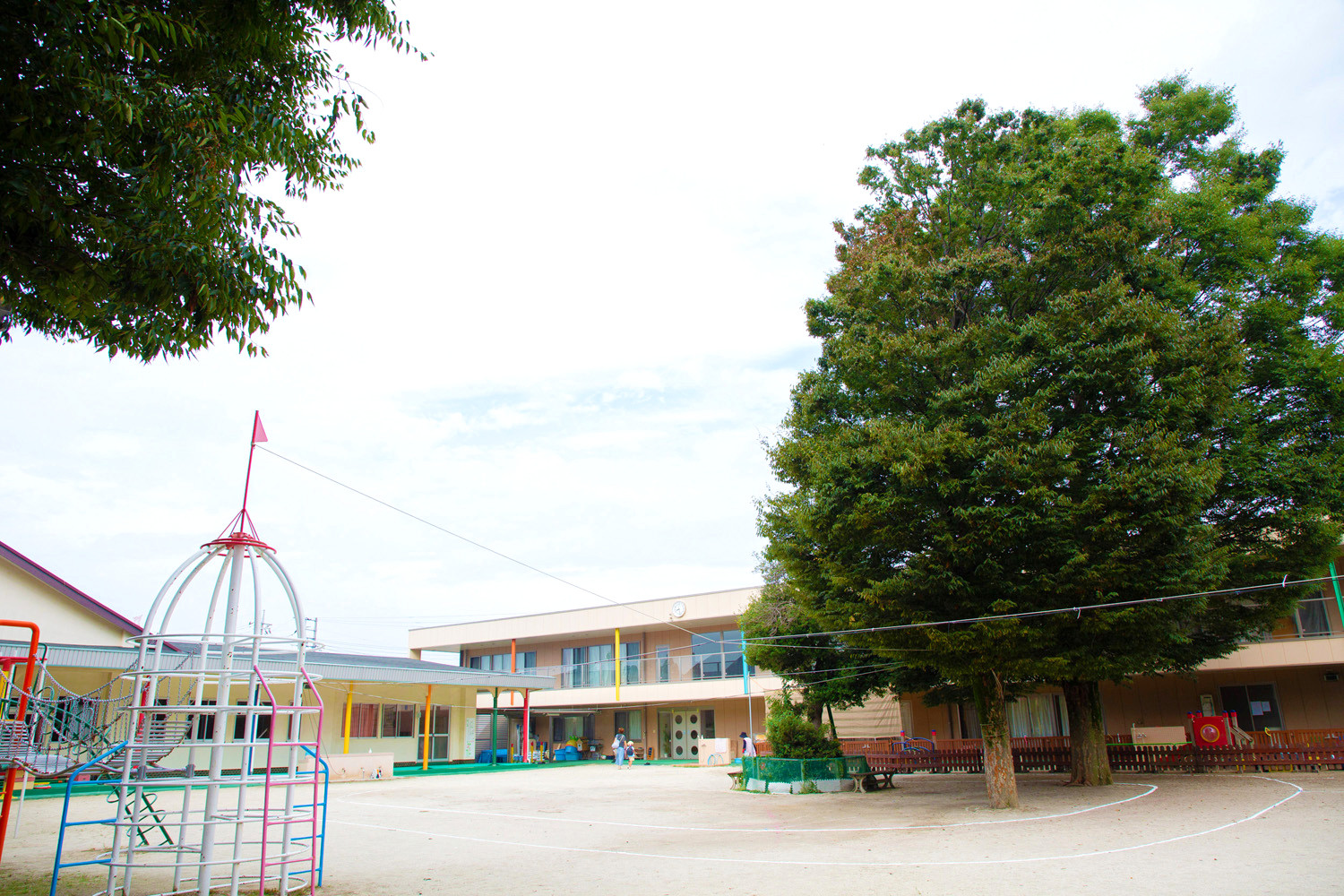 認定こども園 とみせ幼稚園の外観