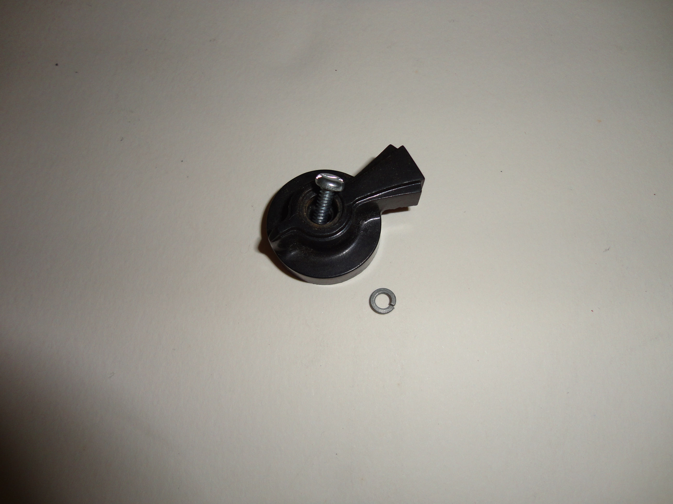 Used 3-speed knob with screw for 40DM and 940 Hamilton Beach