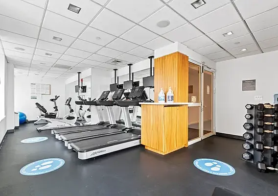 gym 100 west 39th NY.webp