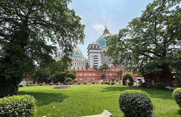 Scenic views of Temple during group ride