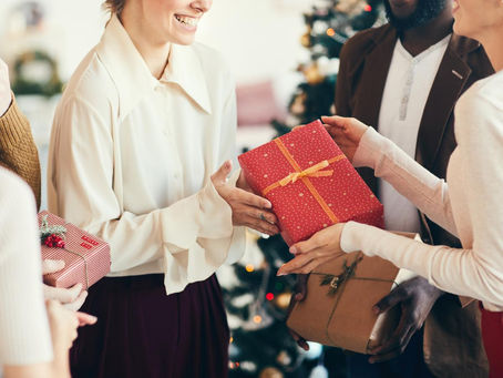 Prezent dla pracownika – czym się kierować przy wyborze i jak rozliczyć?