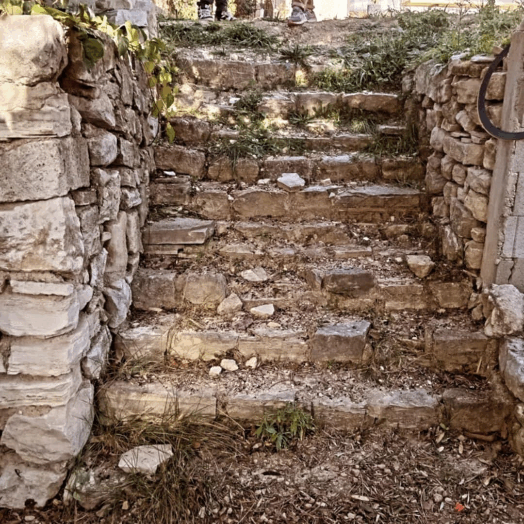 Restauration d'un escalier en pierre sèche à Eguilles (13)