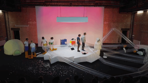 giphy.gif