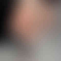 Holiday Season: Glamour and Sparkle Nails