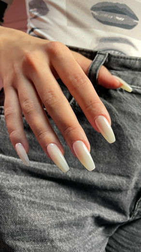 The Benefits of Bio Gel vs. Gel Polish (Shellac) : Which is Right for You?