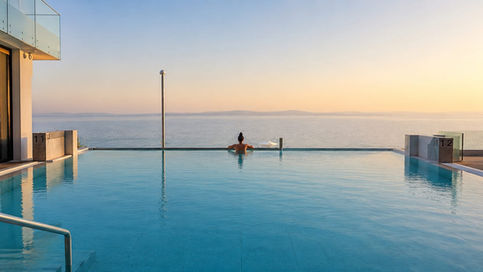Infinity Pool Sonnenaufgang Amphora Hotel Split Adria Kroatien