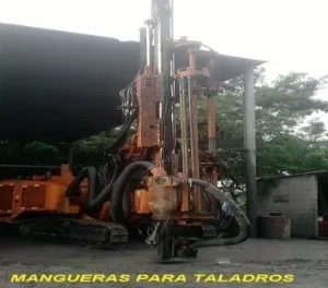 Mangueras-para-Aspiración-de-Materiales-Altamente-Abrasivos.webp