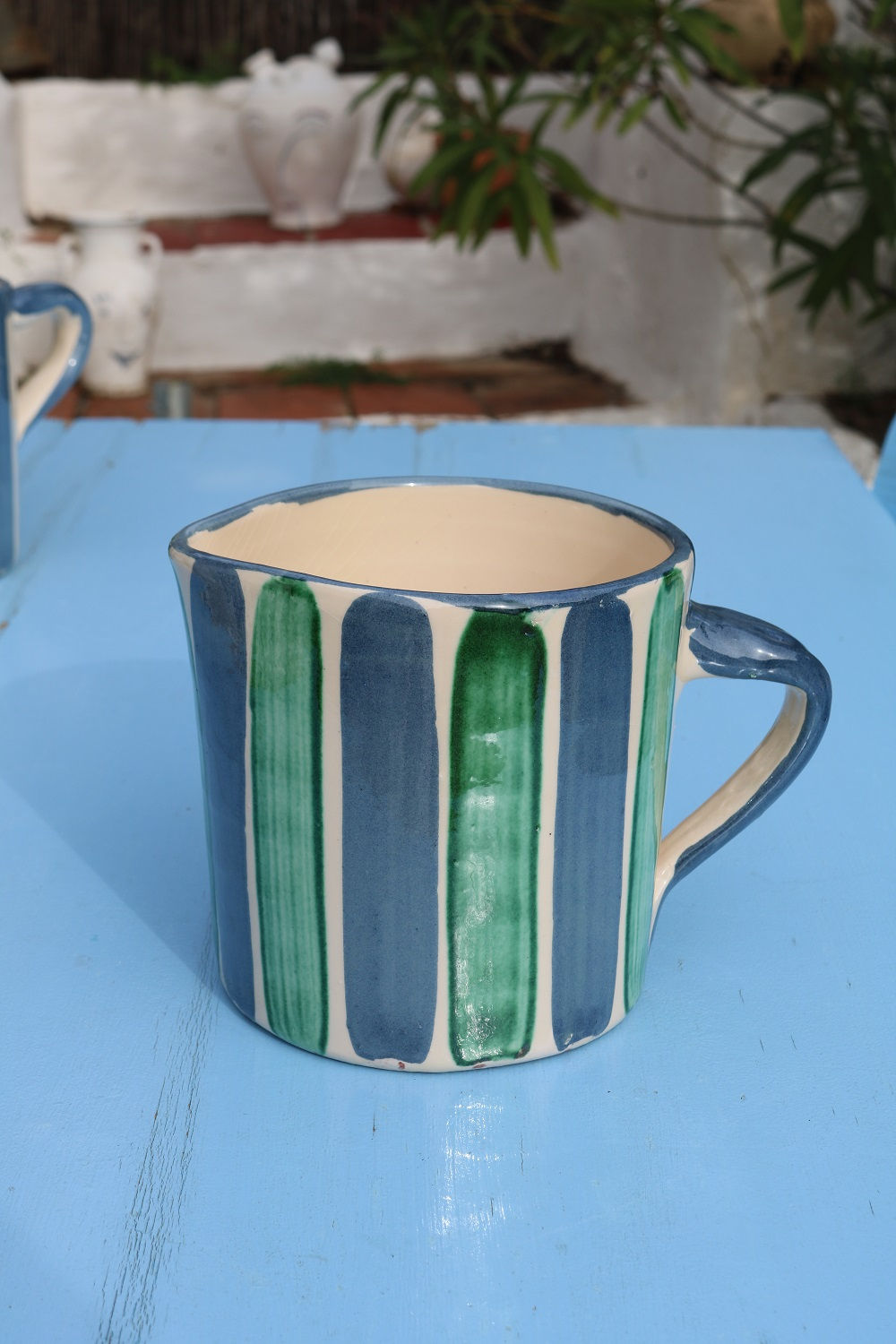 Water jug/carafe (15cm high, 14cm diameter)